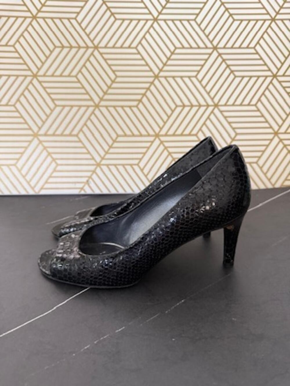 Stuart Weitzman Women's Black Open Toe Snakeskin Heels | Size 8 M